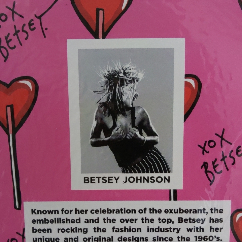 Sketchbook Professional Betsy Johnson Pink and Red Heart Sketchbook